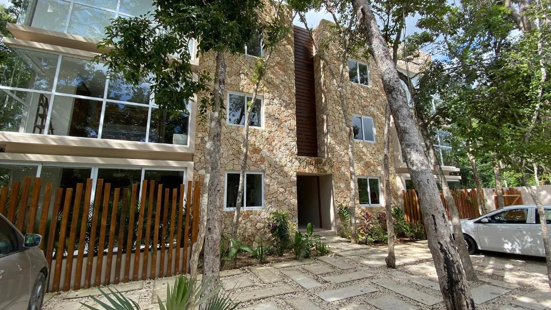 Full Space, 6 Condo Building Tulum Mexico